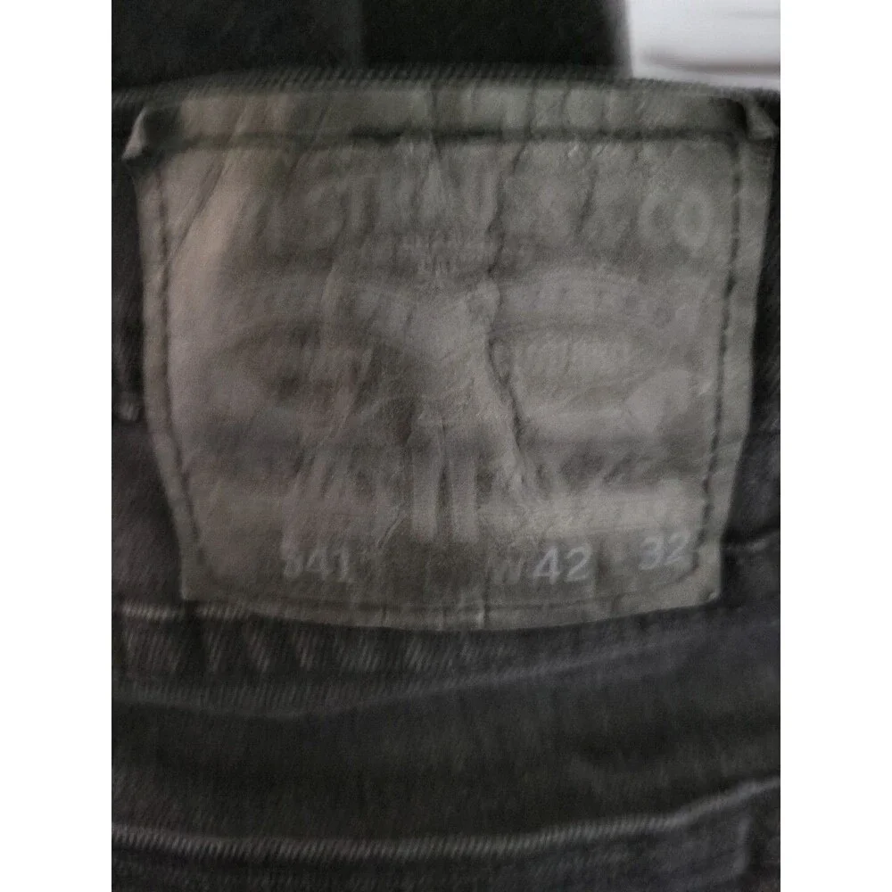Levi's 541  Men's Size 42x32  Straight Regular Black Water   Less